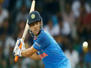 622765-605654-dhoni-retuers