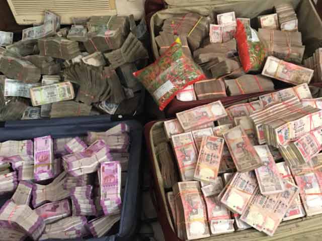 कानपुर में 90 करोड़ रूपये के पुराने नोट बरामद, नौ पकड़े गए