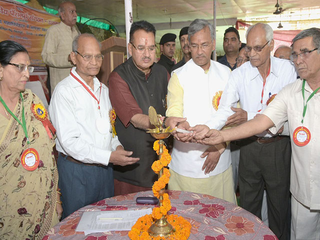 trivendra-rawat-ganesh-joshi-pensioners-2