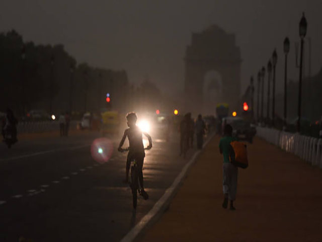अंधड़-बारिश से देशभर में 50 लोगों की मौत,दिल्ली-एनसीआर में 109 किमी प्रति घंटा की रफ्तार से धूल भरी आंधी