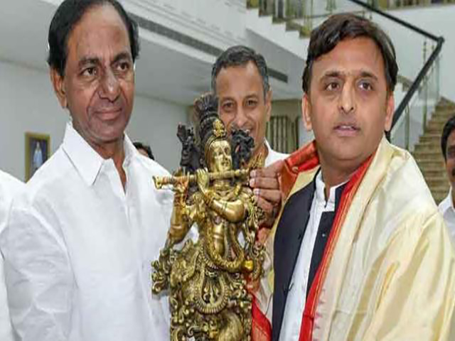 Akhilesh_Yadav_and_Chandrashekhar_Rao
