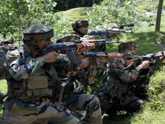जम्मू-कश्मीर: सोपोर में आतंकियों और सुरक्षाबलों में शुरू हुई मुठभेड़, दो आतंकी घिरे