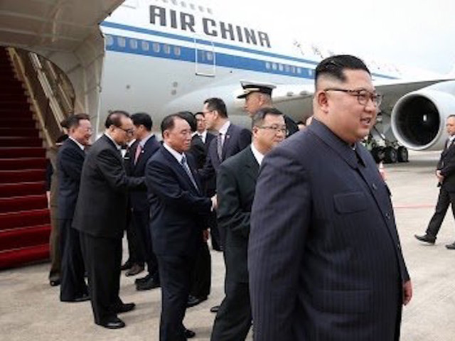 Kim Jong Un arrives in Singapore