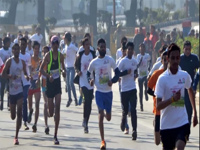 बनारस में रन फॉर योगा के लिए दौड़ा पूरा शहर