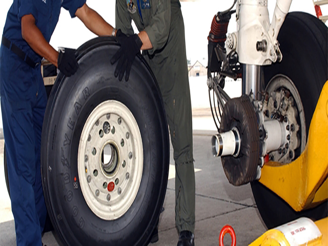 कैग का खुलासा: लड़ाकू विमानों के टायर-ट्यूब की खरीदारी में 9 साल से चल रही धांधली