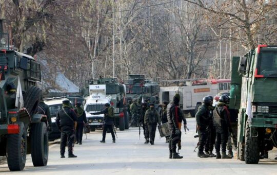 श्रीनगर: राष्ट्रगान पर खड़े नहीं होने पर 14 लोग गिरफ्तार, जम्मू-कश्मीर पुलिस ने भेजा जेल