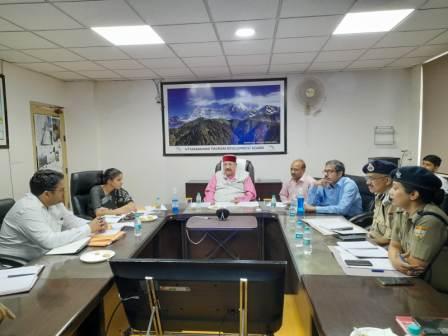 8eda694a-1c93-460b-9fbd-8674679b1903