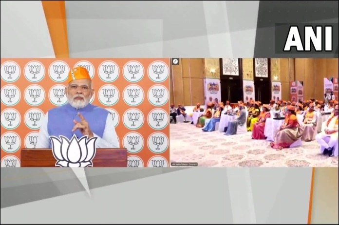 PM-Modi-at-Mayors-Meeting