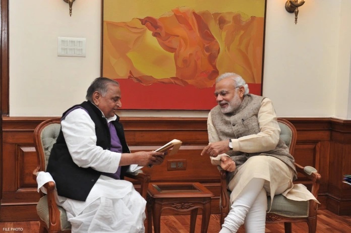 PM-Narendra-Modi-Mulayam-Singh-Yadav