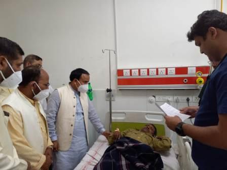 चमोली हादसाः एम्स ऋषिकेश पहुंचकर स्वास्थ्य मंत्री डा. धन सिंह रावत ने जाना घायलों का हालचाल
