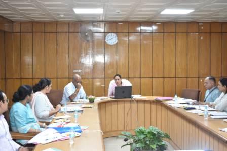 कैबिनेट मंत्री रेखा आर्या ने महिला कल्याण विभाग के अधिकारियों के साथ की समीक्षा बैठक