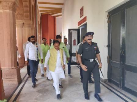 शिक्षा मंत्री ने राजस्थान में किया राष्ट्रीय मिलिट्री स्कूल का भ्रमण