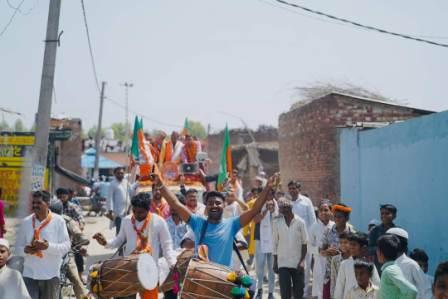 भाजपा प्रत्याशी त्रिवेन्द्र सिंह रावत ने ज्वालापुर में किया रोड शो