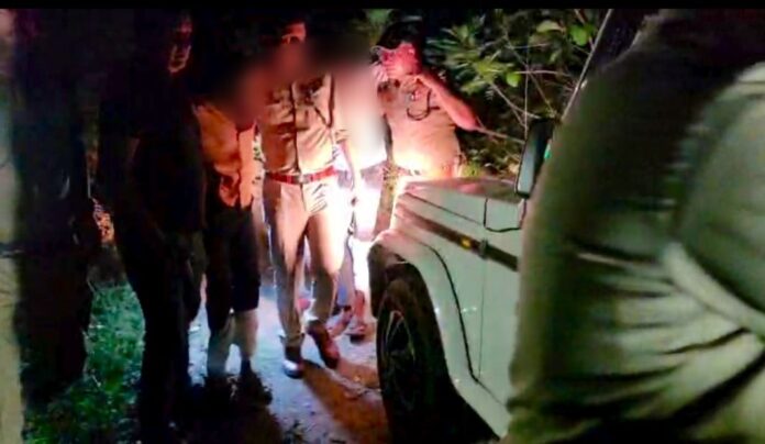 बैरियर तोड़कर भागे, पुलिस पर झोंके फायर; जवाबी कार्रवाई में घायल हुए आरोपी