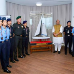 314 दिन, 25,500 समुद्री मील और इतिहास रचने वाली बेटियां, रक्षा मंत्री राजनाथ सिंह ने IASV त्रिवेणी की महिला टीम को किया सम्मानित
