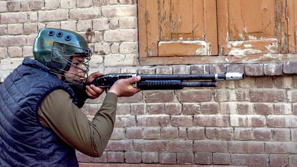 6a621a369174e-pellet-gun-use-in-cjp-protest-234208839-16x9
