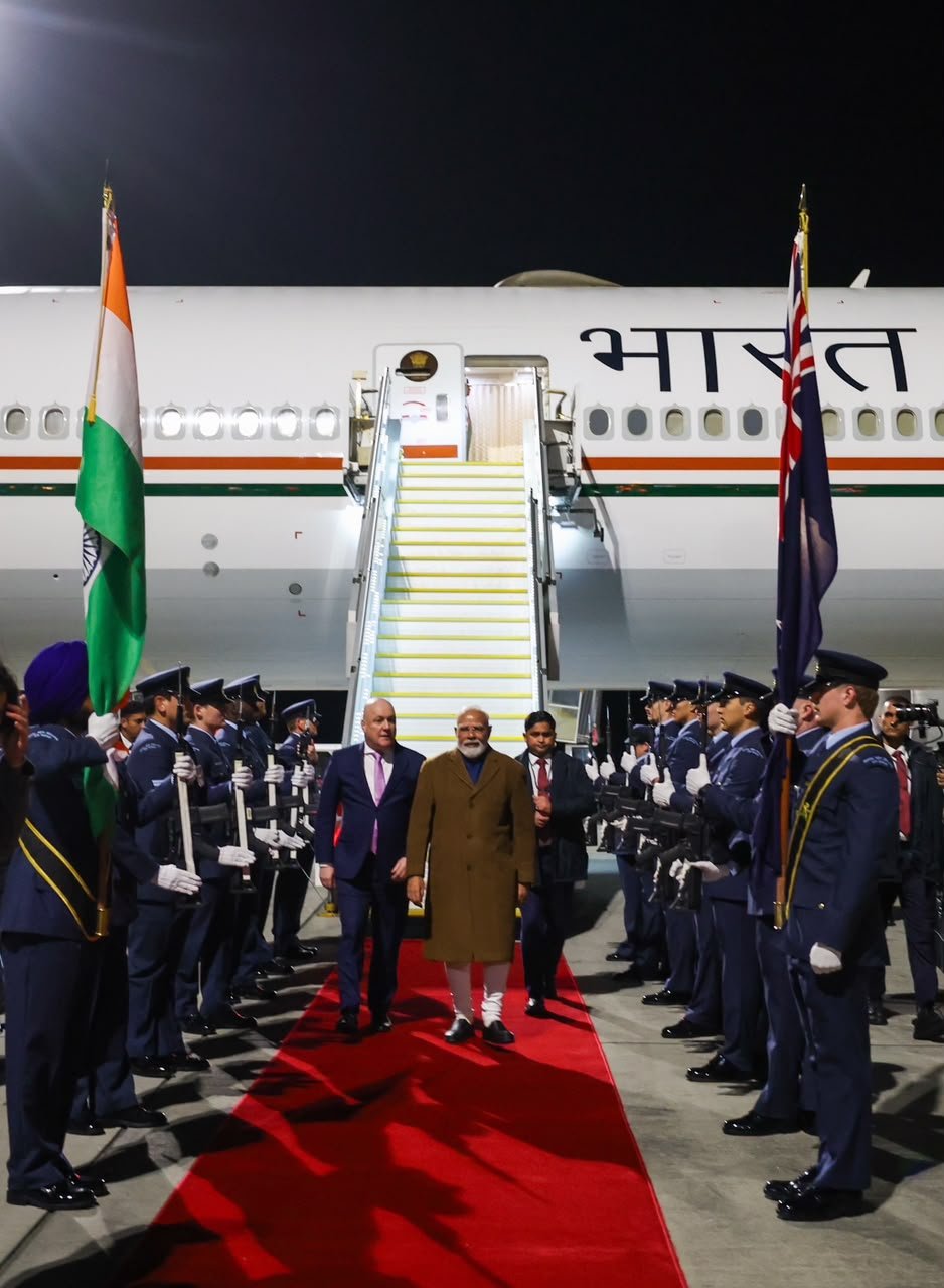 न्यूजीलैंड पहुंचे पीएम मोदी, ऑकलैंड में हुआ भव्य स्वागत, 40 साल बाद भारतीय प्रधानमंत्री की द्विपक्षीय यात्रा