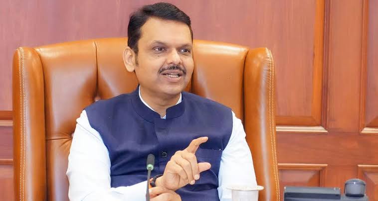 महाराष्ट्र की राजनीति में अटकलें तेज, संजय राउत का दावा- फडणवीस जा सकते हैं दिल्ली; BJP ने बताया निराधार