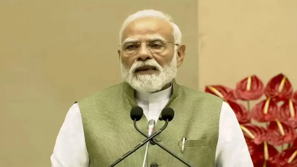 pm-modi-releases-ram-nath-kovinds-autobiography-recalls-former-presidents-guidance-and-warmth