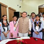 10वीं-12वीं के छात्रों को टैबलेट के लिए मिलेगी आर्थिक मदद, खाते में आएगा पैसा